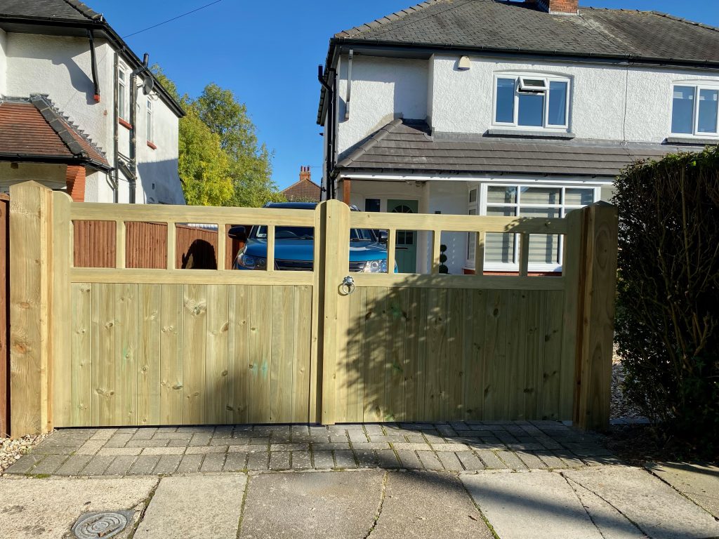 Lawn Gates - Platers Fencing & Garden Buildings