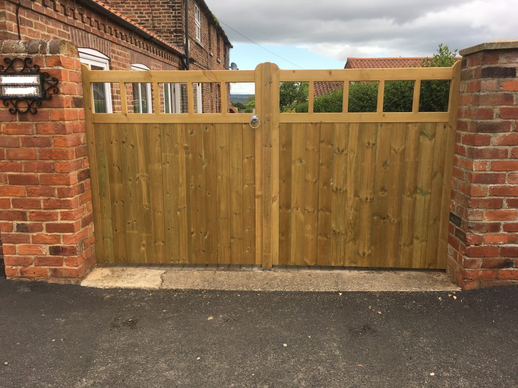 Lawn Gates - Platers Fencing & Garden Buildings